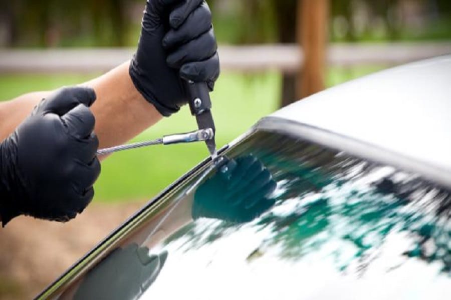 How to Properly Handle a Windshield Repair in Calgary Super Auto