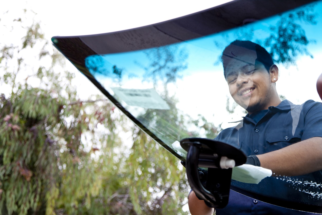 Why Do You Need Urgent Auto Glass Repair? Super Auto Glass Calgary